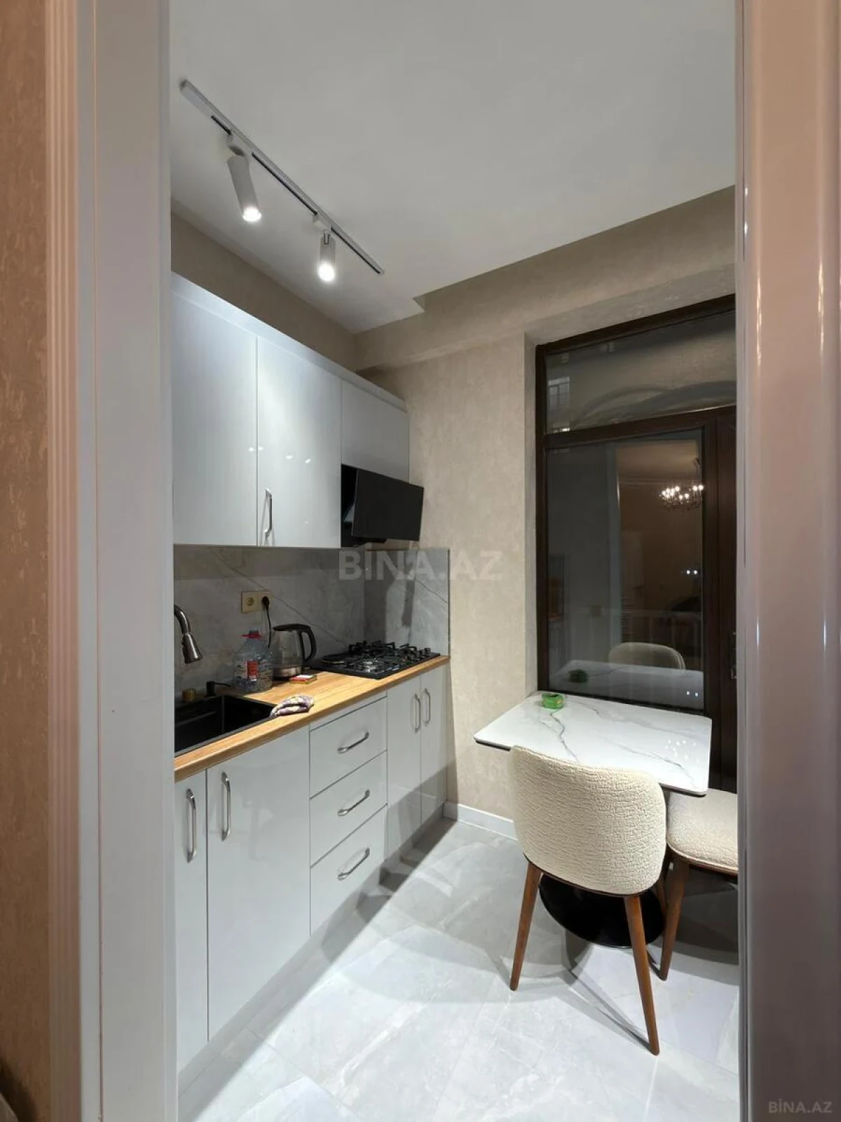 Kirayə verilir 2 otaqlı mənzil 60 m²