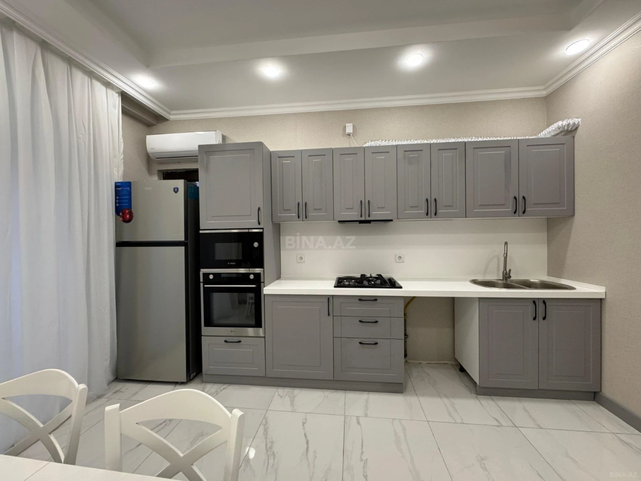 Kirayə verilir 2 otaqlı mənzil 85 m²