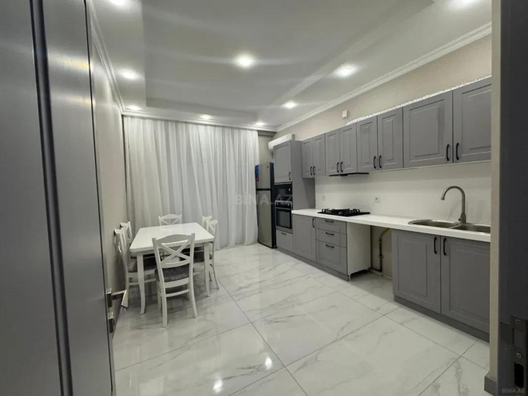 Kirayə verilir 2 otaqlı mənzil 85 m²