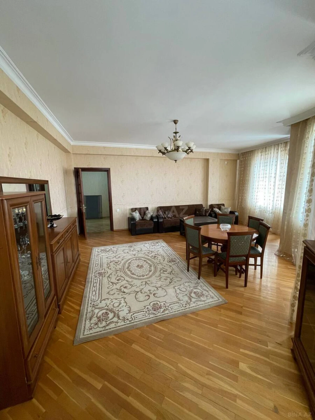 Kirayə verilir 3 otaqlı mənzil 145 m²
