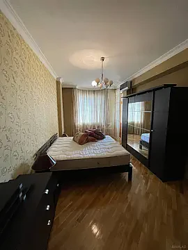 Kirayə verilir 3 otaqlı mənzil 145 m²