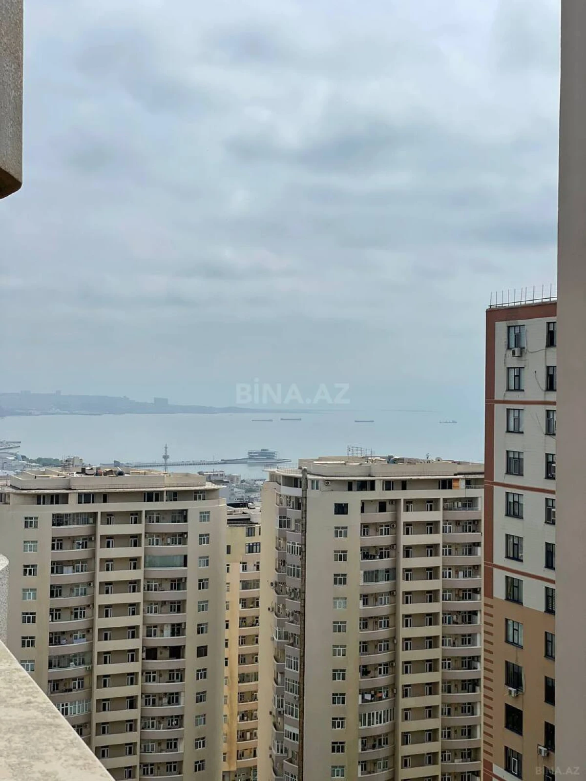 Kirayə verilir 3 otaqlı mənzil 145 m²