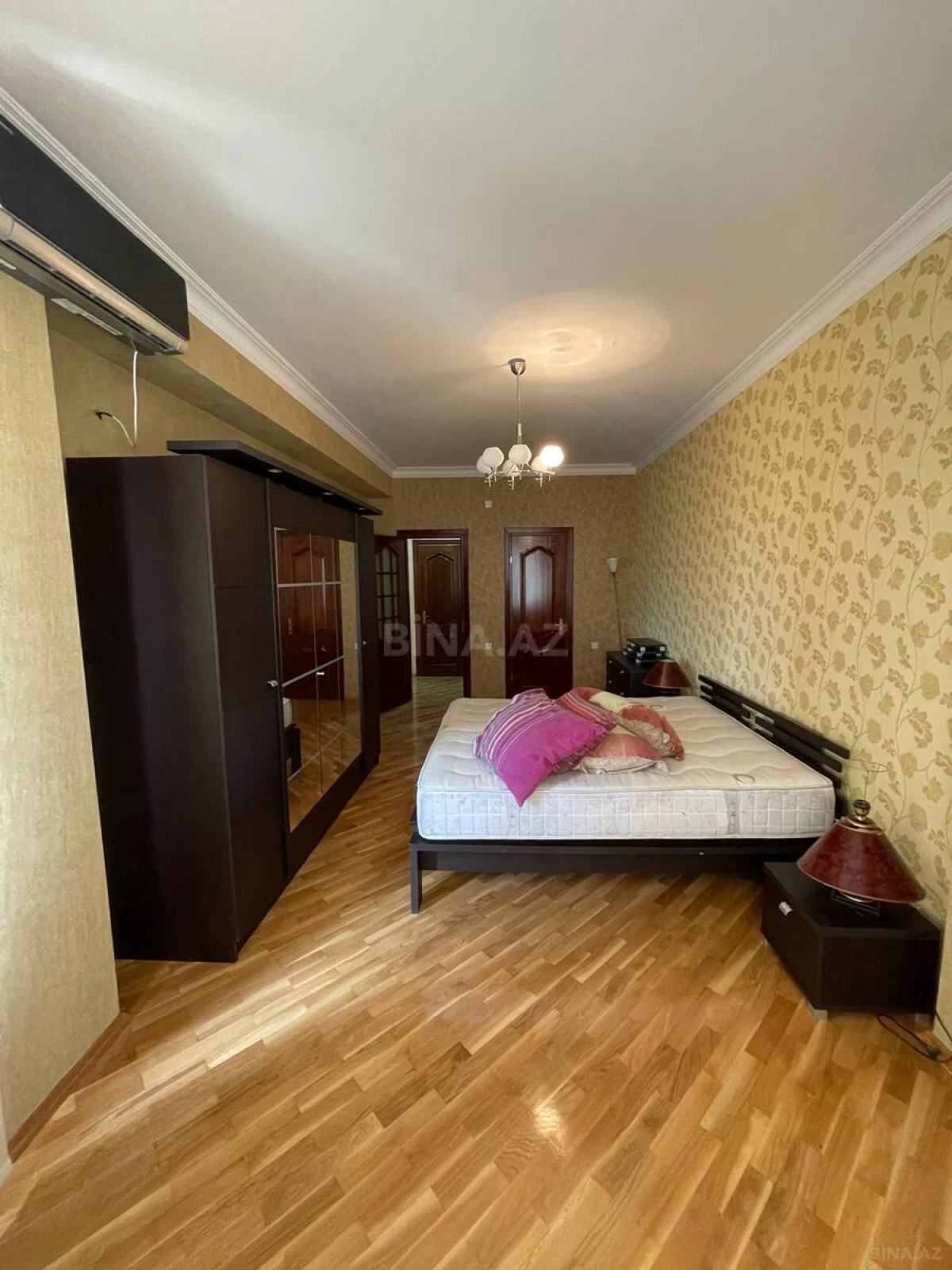 Kirayə verilir 3 otaqlı mənzil 145 m²