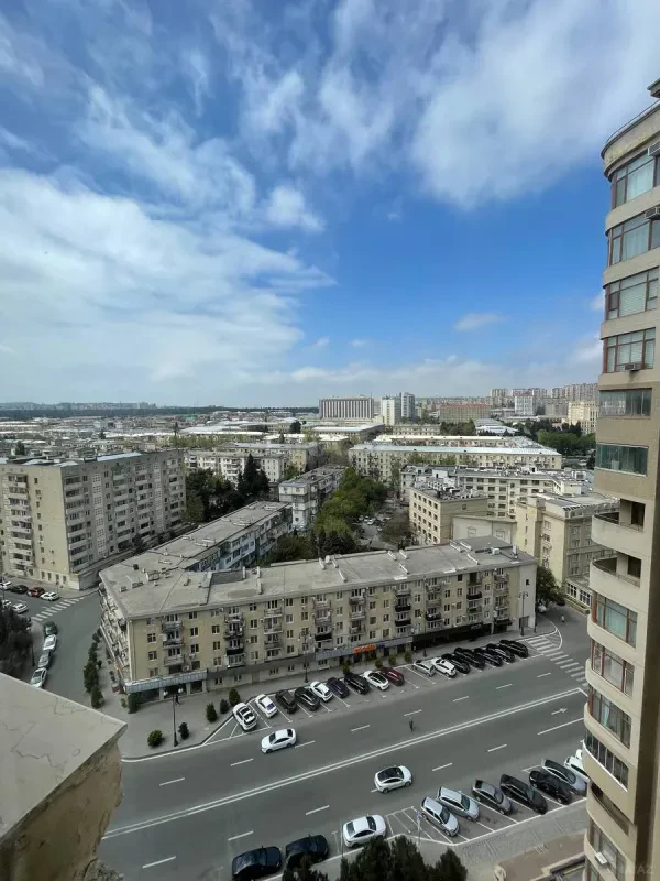 Kirayə verilir 3 otaqlı mənzil 145 m²