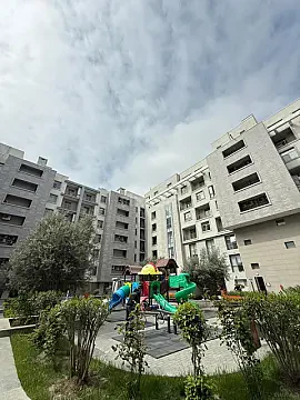 Satılır 4 otaqlı mənzil 220 m²