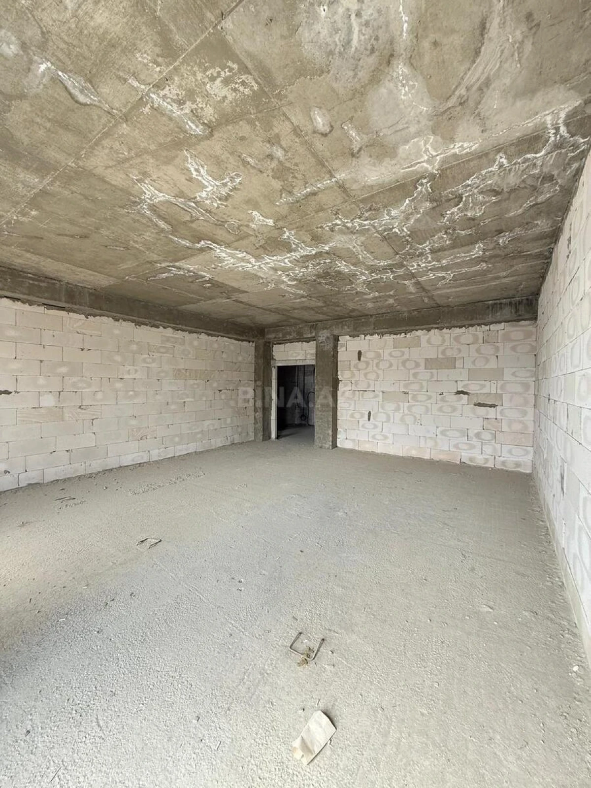 Satılır 4 otaqlı mənzil 220 m²