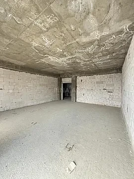 Satılır 4 otaqlı mənzil 220 m²