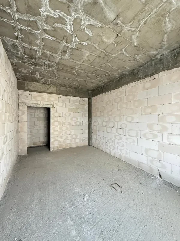 Satılır 4 otaqlı mənzil 220 m²