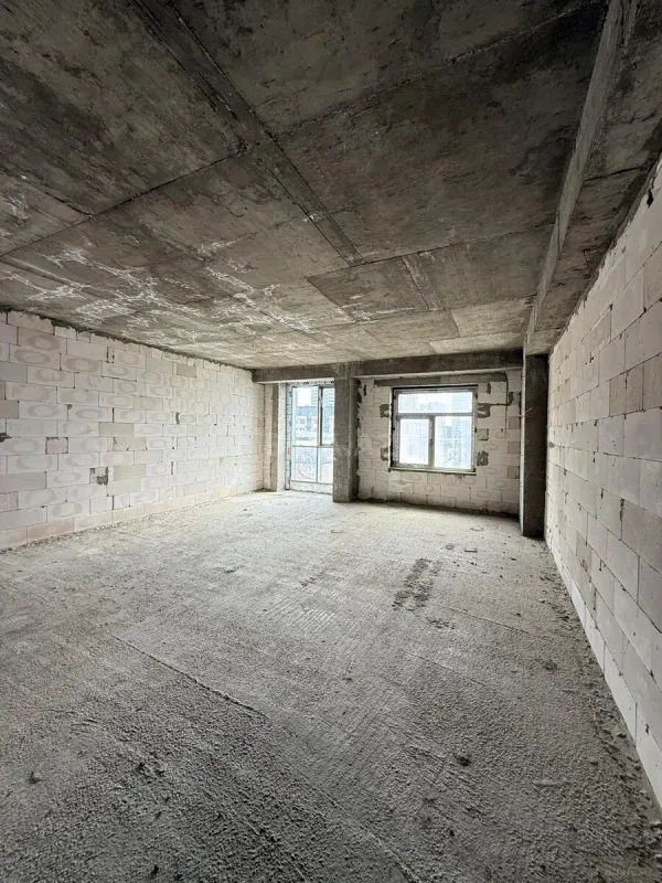 Satılır 4 otaqlı mənzil 220 m²