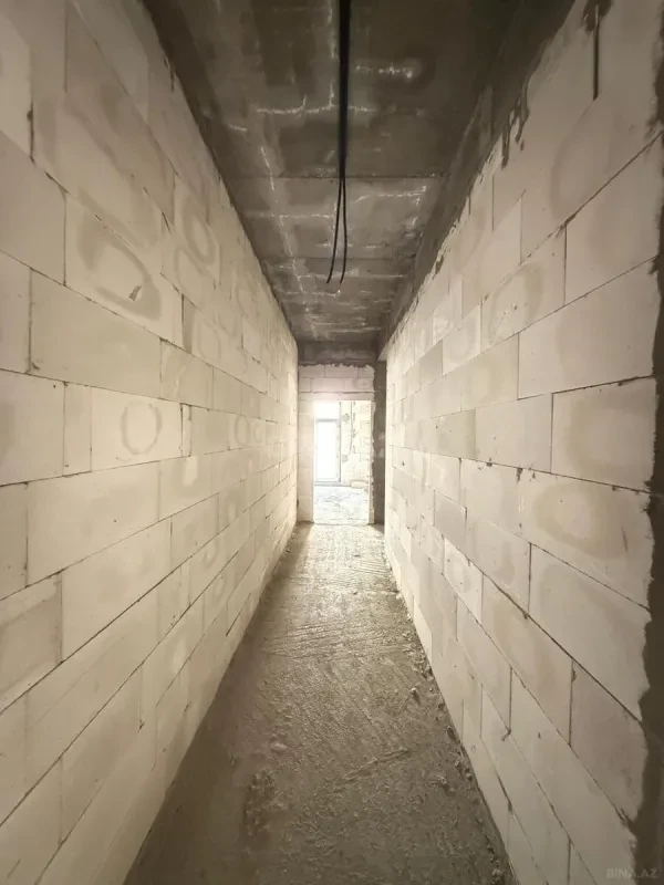 Satılır 4 otaqlı mənzil 220 m²