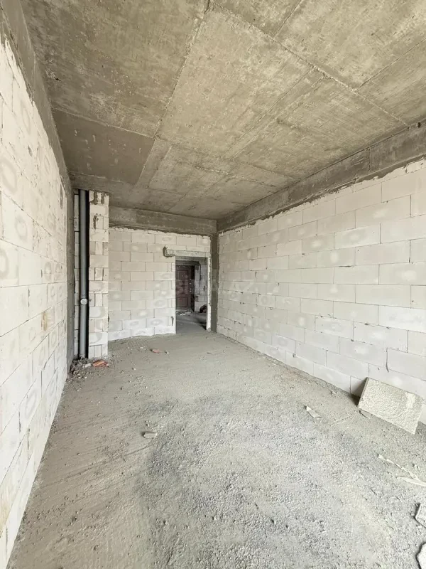 Satılır 4 otaqlı mənzil 220 m²