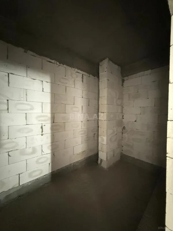 Satılır 4 otaqlı mənzil 220 m²