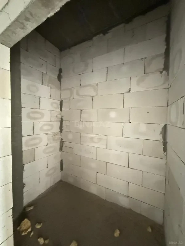 Satılır 4 otaqlı mənzil 220 m²