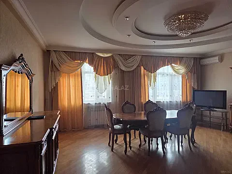 Kirayə verilir 3 otaqlı mənzil 178 m²