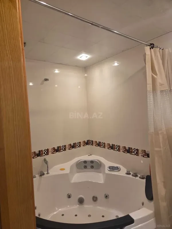 Kirayə verilir 3 otaqlı mənzil 178 m²