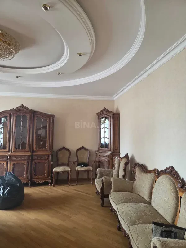 Kirayə verilir 3 otaqlı mənzil 178 m²