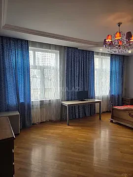 Kirayə verilir 3 otaqlı mənzil 178 m²