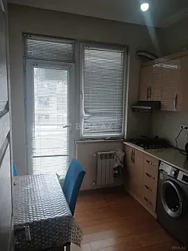 Kirayə verilir 2 otaqlı mənzil 50 m²