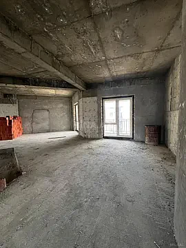 Satılır 5 otaqlı mənzil 250 m²
