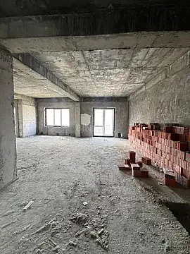 Satılır 5 otaqlı mənzil 250 m²