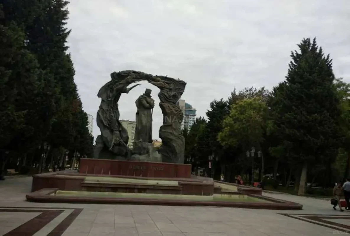 Satılır 2 otaqlı mənzil 97 m²
