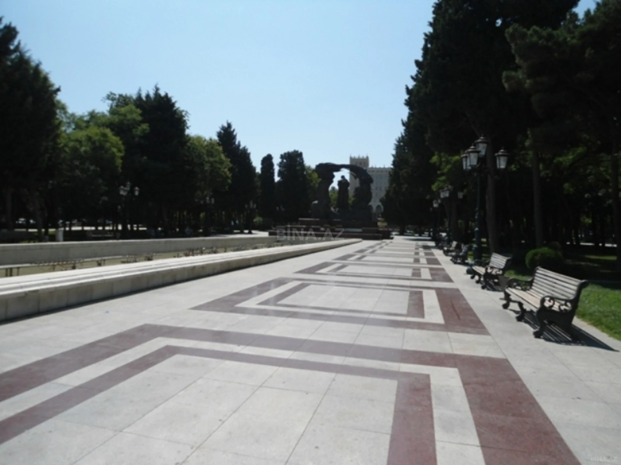 Satılır 2 otaqlı mənzil 97 m²