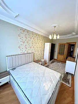 Kirayə verilir 2 otaqlı mənzil 75 m²