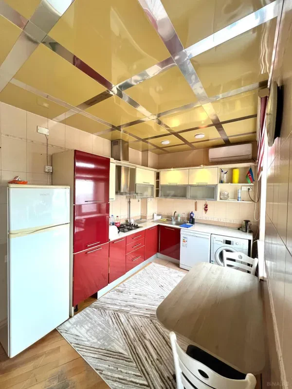Kirayə verilir 2 otaqlı mənzil 75 m²