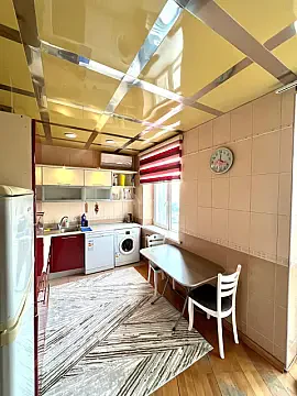 Kirayə verilir 2 otaqlı mənzil 75 m²