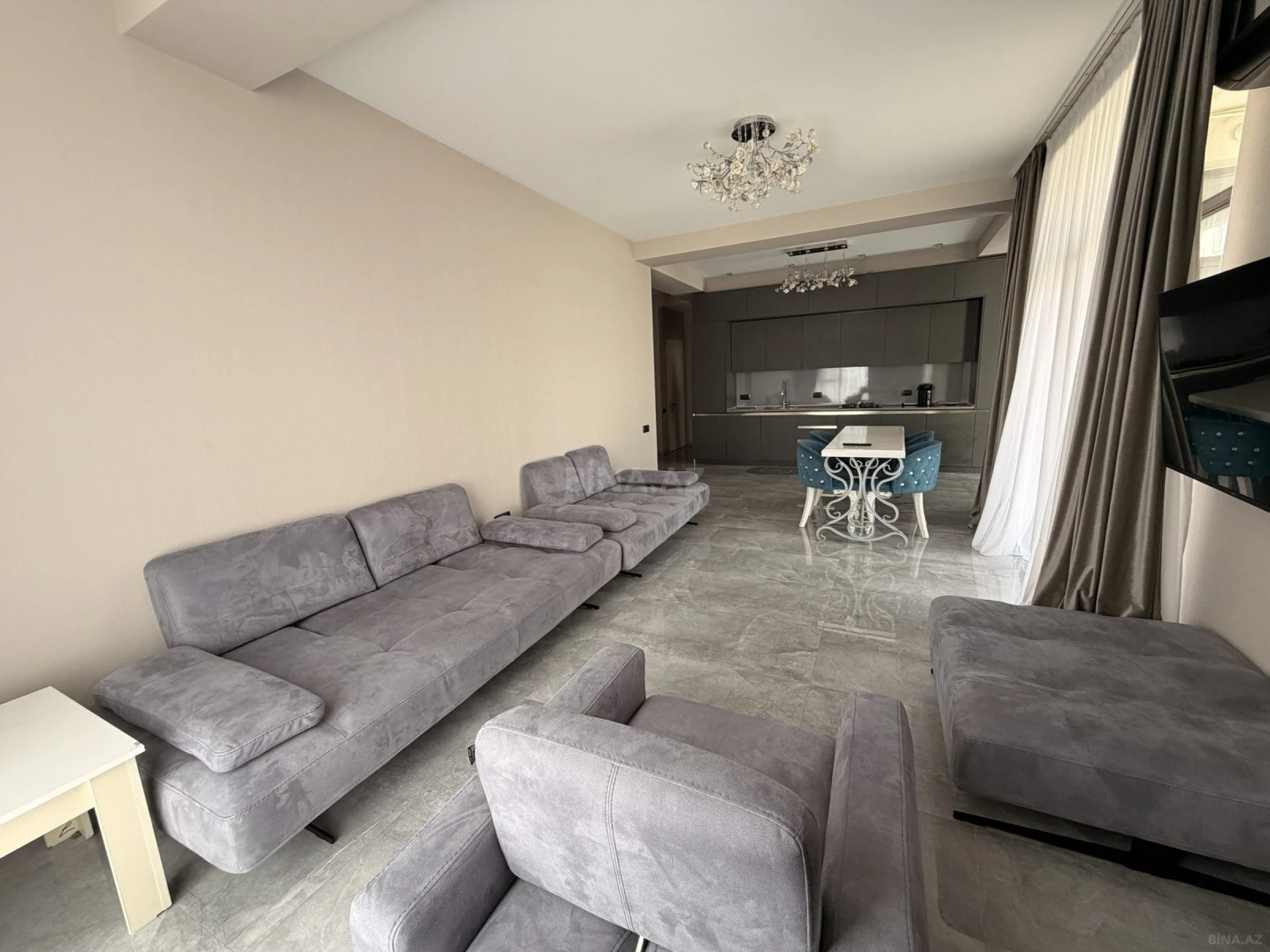 Satılır 2 otaqlı mənzil 103 m²
