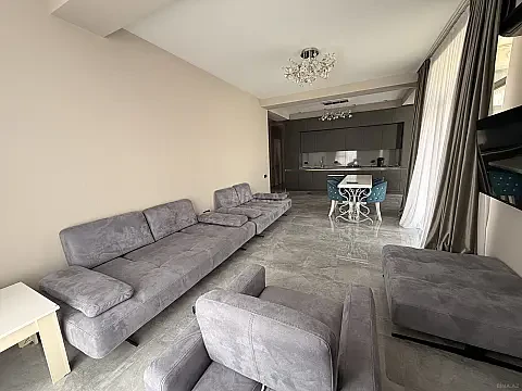 Satılır 2 otaqlı mənzil 103 m²