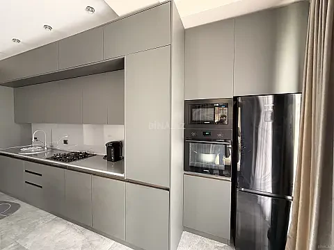 Satılır 2 otaqlı mənzil 103 m²