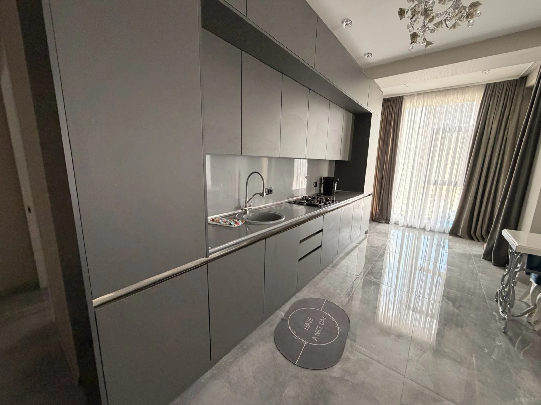 Satılır 2 otaqlı mənzil 103 m²