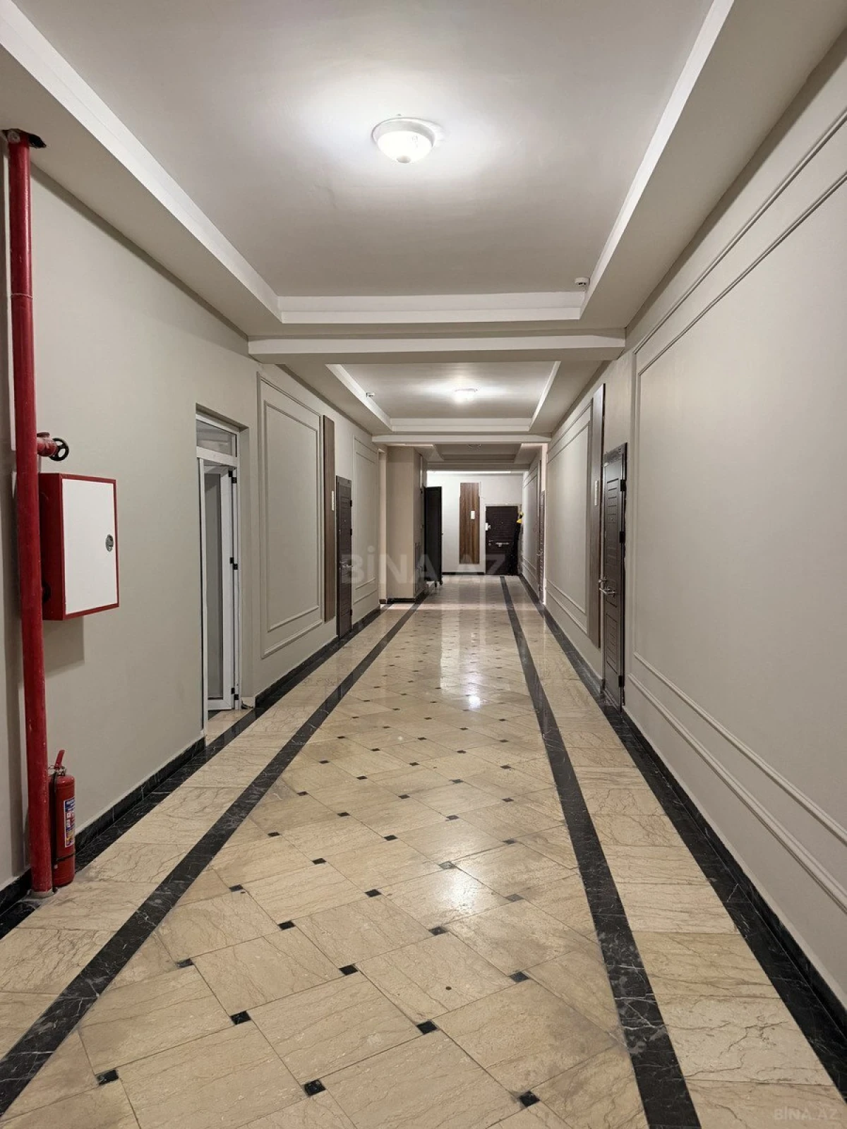 Satılır 2 otaqlı mənzil 103 m²