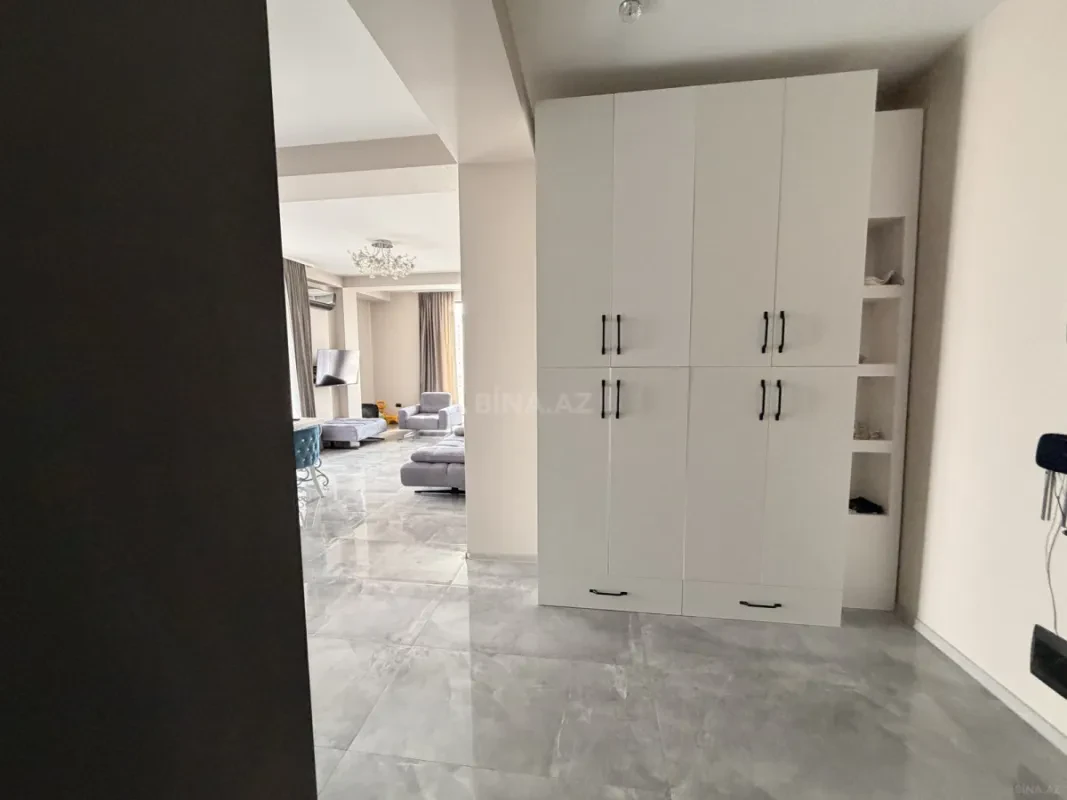 Satılır 2 otaqlı mənzil 103 m²