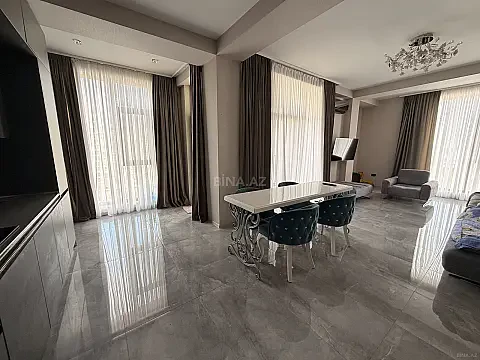 Satılır 2 otaqlı mənzil 103 m²