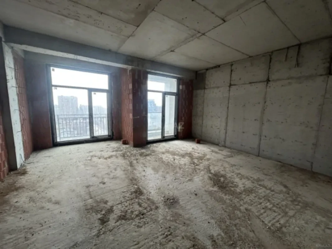Satılır 2 otaqlı mənzil 79 m²