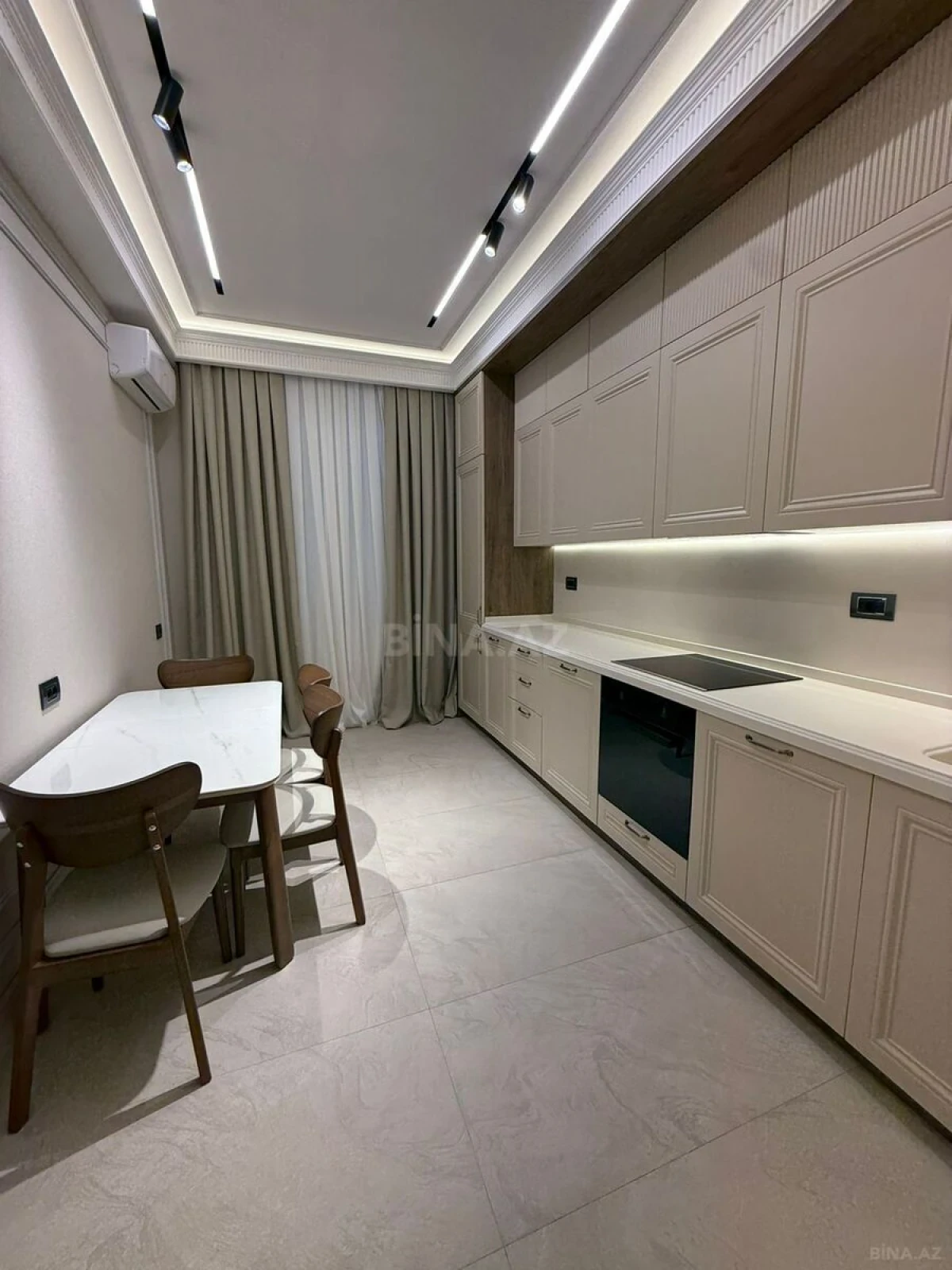 Satılır 3 otaqlı mənzil 125 m²