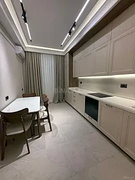 Satılır 3 otaqlı mənzil 125 m²