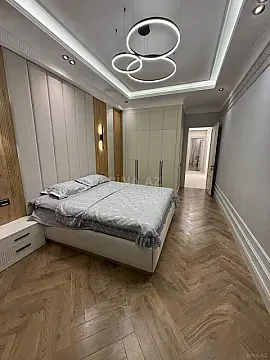 Satılır 3 otaqlı mənzil 125 m²