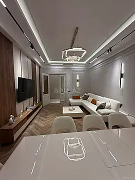Satılır 3 otaqlı mənzil 125 m²