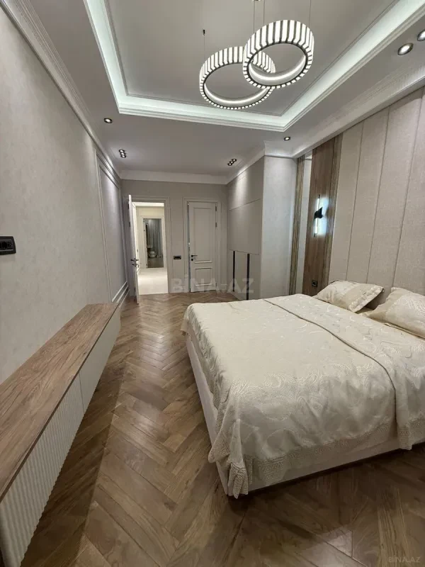 Satılır 3 otaqlı mənzil 125 m²