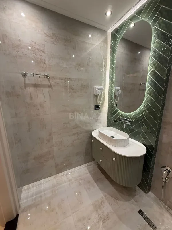Satılır 3 otaqlı mənzil 125 m²