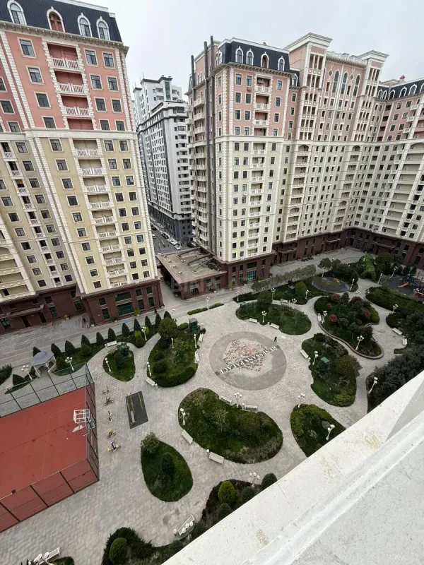 Satılır 3 otaqlı mənzil 125 m²