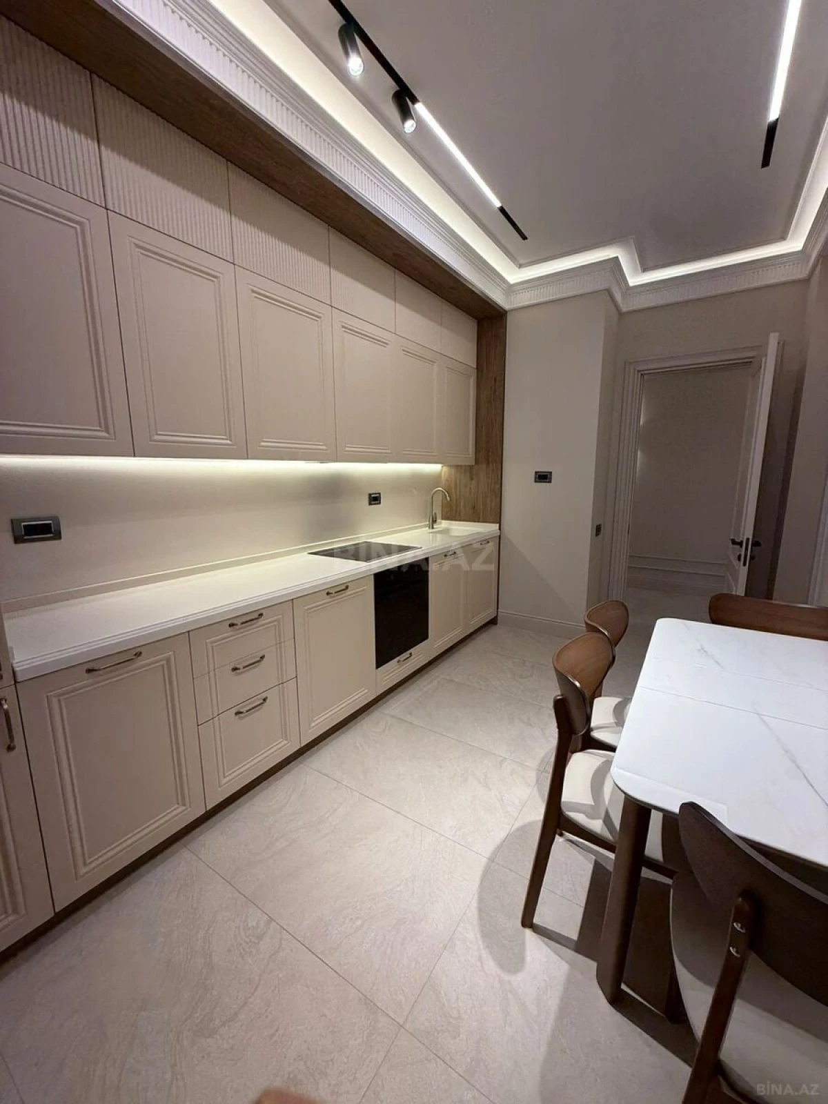 Satılır 3 otaqlı mənzil 125 m²