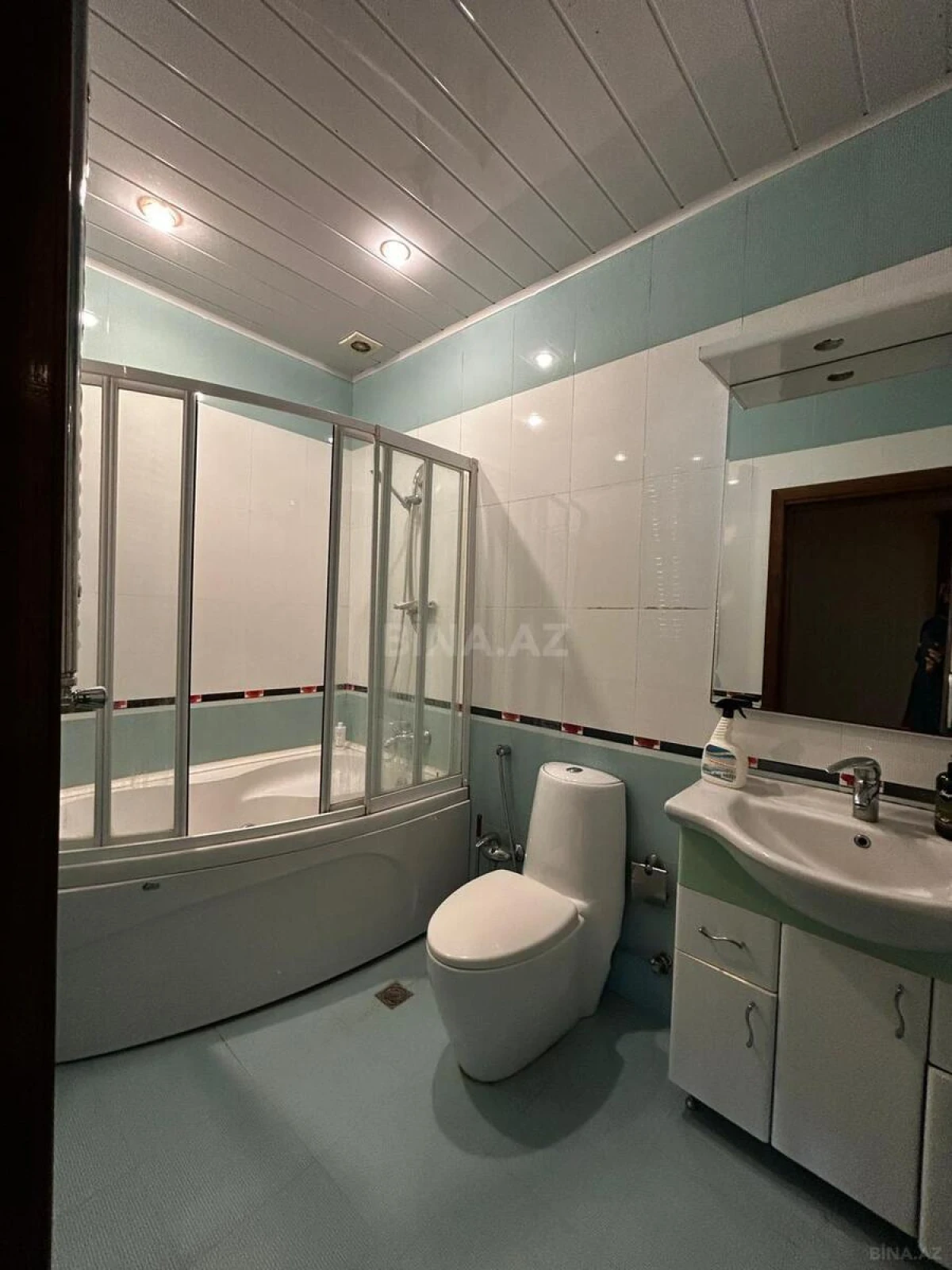 Kirayə verilir 4 otaqlı mənzil 160 m²