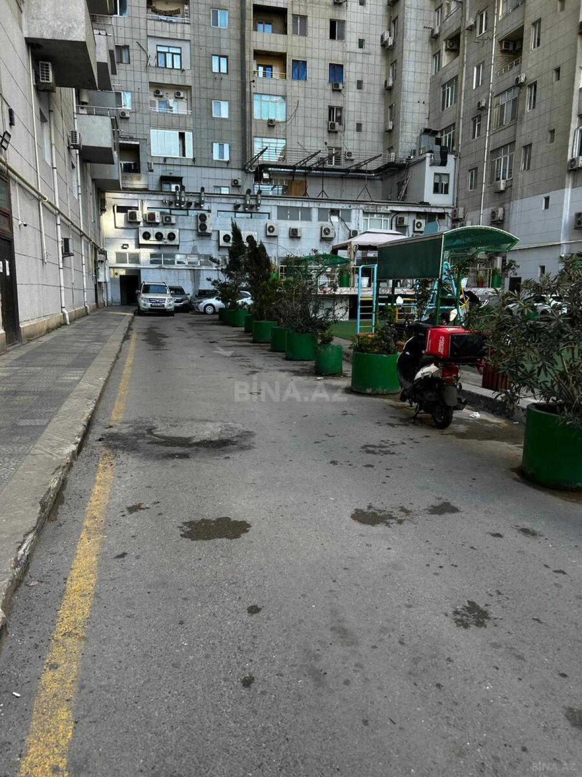 Kirayə verilir 4 otaqlı mənzil 160 m²