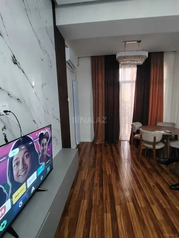 Kirayə verilir 2 otaqlı mənzil 70 m²