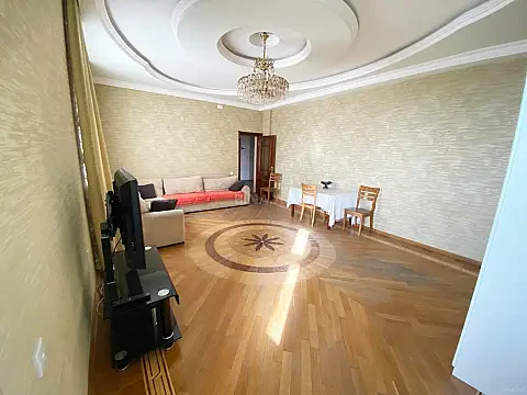 Kirayə verilir 3 otaqlı mənzil 100 m² — Bakı, Memar Əcəmi yanı 3 otaq 100.00 m²
