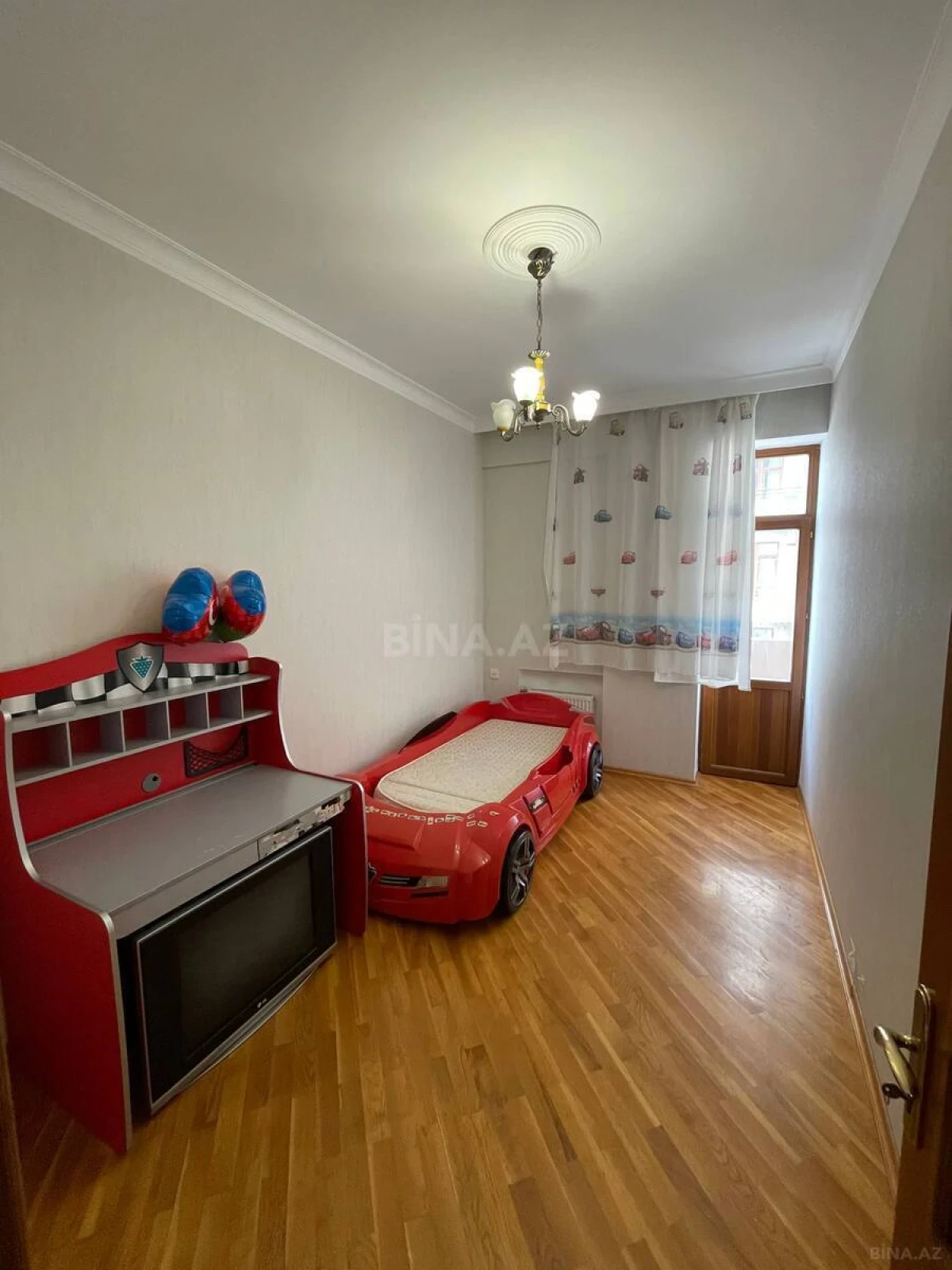 Kirayə verilir 3 otaqlı mənzil 110 m²